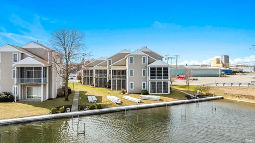 apt-5d-300 E Medusa St, Syracuse, IN, 46567-1646 | Card Image