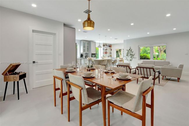 646 Ne 114 Th St, House other with 3 bedrooms, 2 bathrooms and null parking in Biscayne Park FL | Image 17