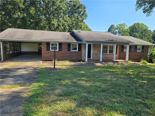 429 Mendenhall Dr, Winston-Salem, NC, 27127-9165 | Card Image