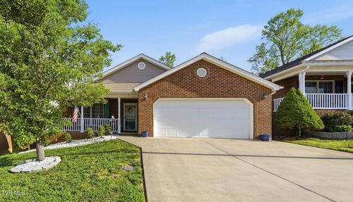 675 Willowcrest Pl, Kingsport, TN, 37660-8523 | Card Image