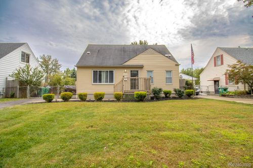 29159 Sheridan St, Garden City, MI, 48135-2725 | Card Image