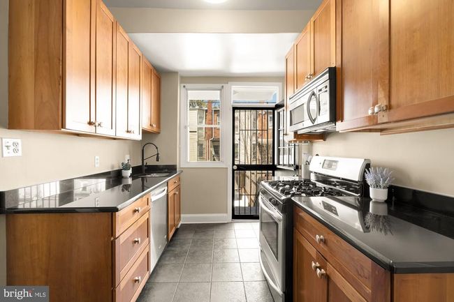 637 Keefer Pl Nw, Townhouse with 3 bedrooms, 2 bathrooms and null parking in WASHINGTON DC | Image 10