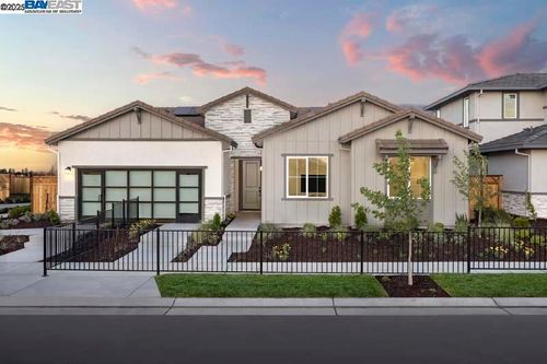 527 E Fiorino Street, Mountain House, CA, 95391 | Card Image