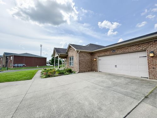 585 Regency Cir, Richmond, KY, 40475-8257 | Card Image