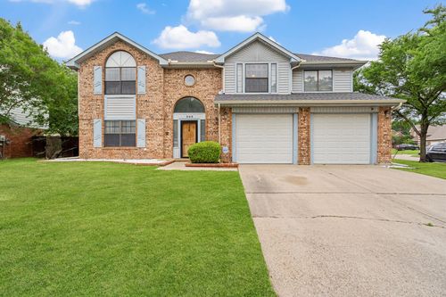 303 Hopewell St, Grand Prairie, TX, 75052-3329 | Card Image