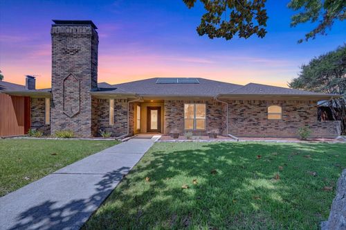 1905 Country Club Dr, Plano, TX, 75074-3607 | Card Image
