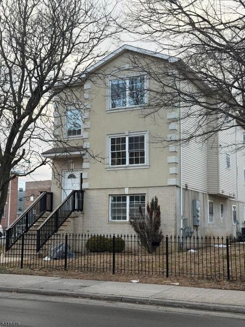 75 S Harrison St, East Orange, NJ, 07018-1701 | Card Image