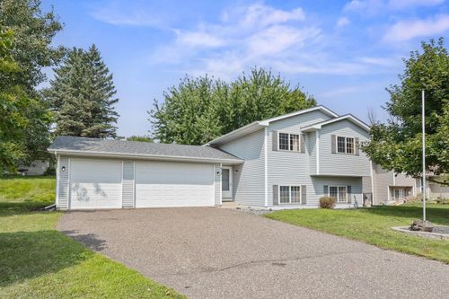 413 Wagon Wheel Cir, Buffalo, MN, 55313-1352 | Card Image