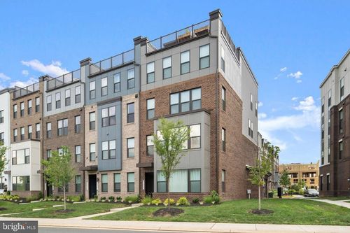 43785 Transit Sq, ASHBURN, VA, 20147-7252 | Card Image