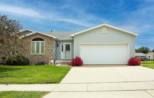 2419 Carstensen Dr, Waverly, IA, 50677-1871 | Card Image