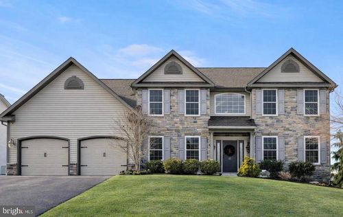 62 Stella Dr, Reading, PA, 19608-9072 | Card Image