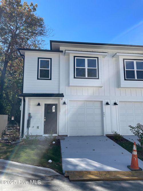241-241 Townhome Ln, Southern Pines, NC, 28387-7447 | Card Image