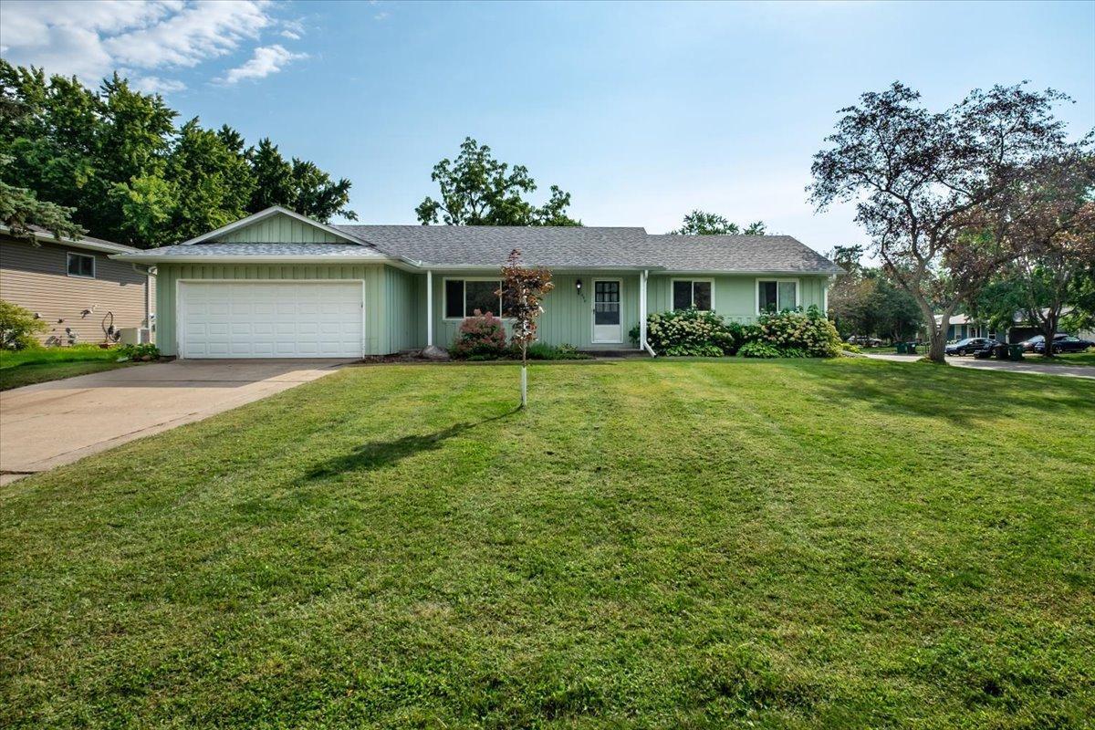 Hidden Valley Ct, Stillwater, MN 55082