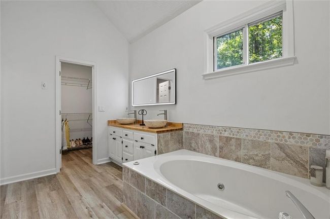 4220 Singing Post Ln Ne, House other with 5 bedrooms, 3 bathrooms and 2 parking in Roswell GA | Image 37