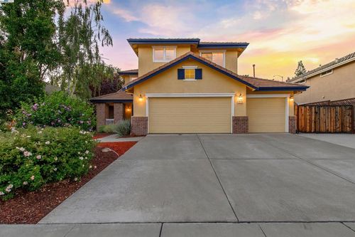 3582 Ridgecrest Way, Livermore, CA, 94551-0153 | Card Image