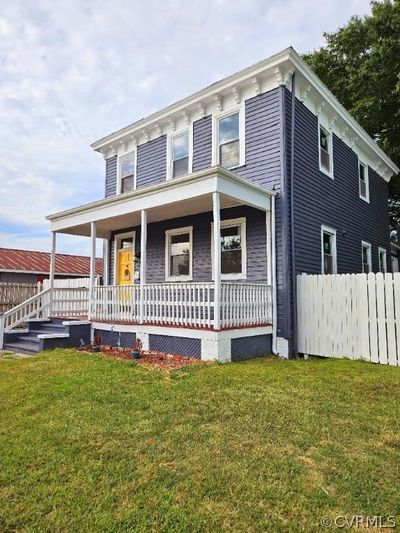 207 E Virginia Avenue, House other with 4 bedrooms, 3 bathrooms and null parking in Crewe VA | Image 1