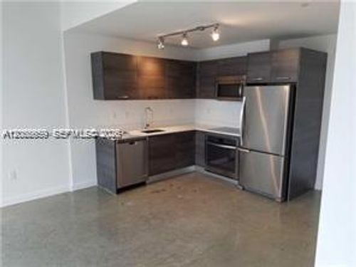 3207-151 Se 1st St, Miami, FL, 33131-1418 | Card Image
