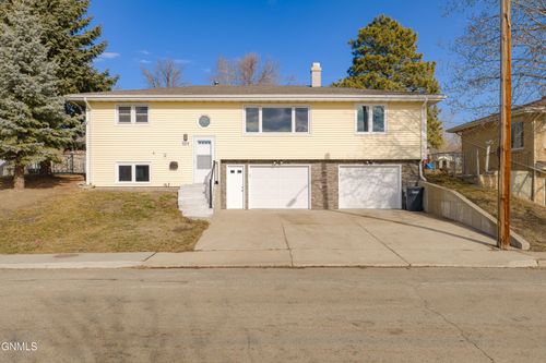 604 11th St Nw, Mandan, ND, 58554-1905 | Card Image