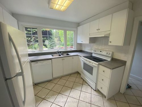2143 Grange Dr, Mississauga, ON, L5B1P4 | Card Image