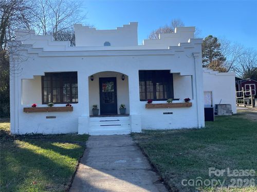 409 N Main St, Troutman, NC, 28166-9528 | Card Image