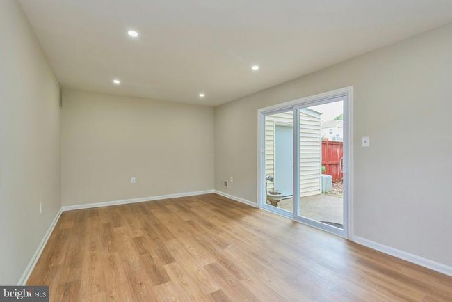 8321 Irongate Way, Townhouse with 3 bedrooms, 3 bathrooms and null parking in MANASSAS VA | Image 7