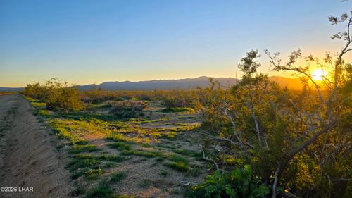 2455 S Lone Ranger Rd, Yucca, AZ, 86438 | Card Image