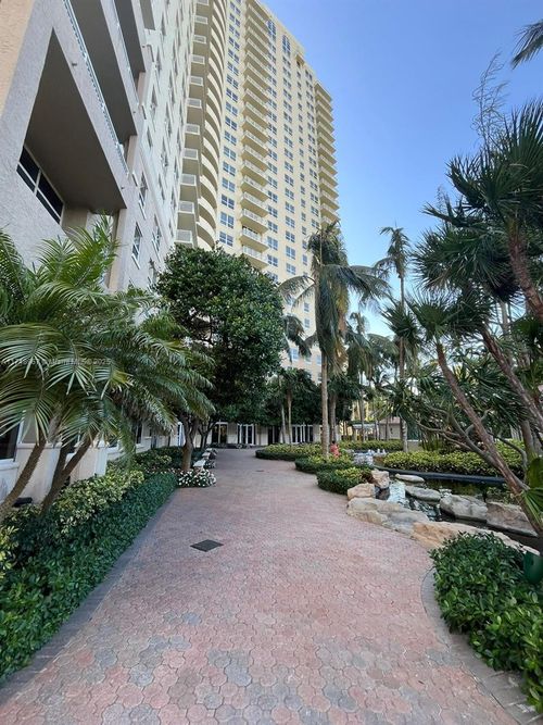 apt-1708-19501 W Country Club Dr, Aventura, FL, 33180-2478 | Card Image