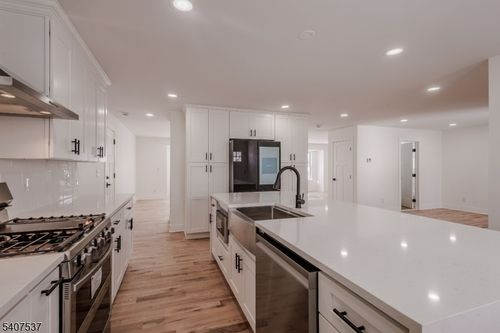 317 Willow Ave, Scotch Plains, NJ, 07076-1127 | Card Image