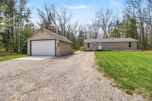 734 Skocelas Rd N, Manistee, MI, 49660-8403 | Card Image