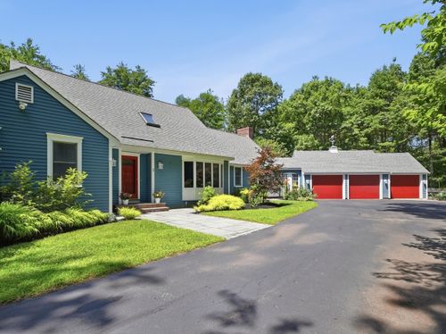 3 Indian Ridge Rd, Atkinson, NH, 03811-2557 | Card Image