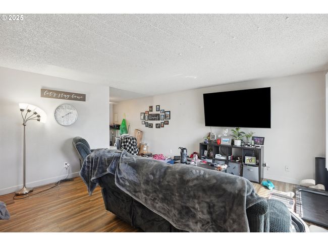 Living Room | Image 25