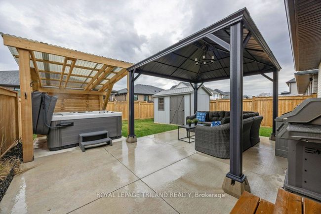 25 Feathers Cross, House attached with 4 bedrooms, 3 bathrooms and 2 parking in St Thomas ON | Image 33