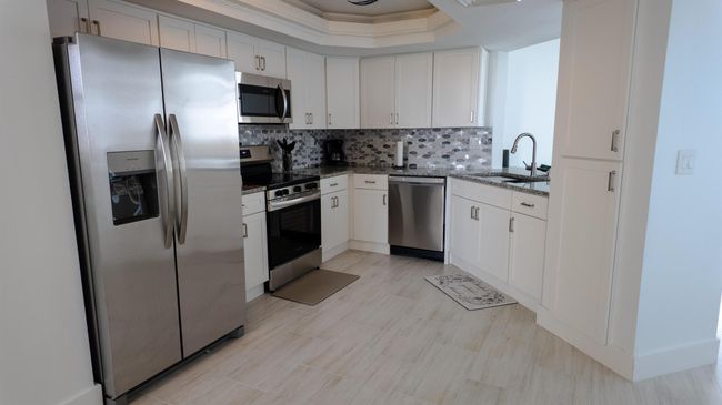APT-1502 - 9500 Ocean Dr, Condo with 2 bedrooms, 2 bathrooms and null parking in Jensen Beach FL | Image 7