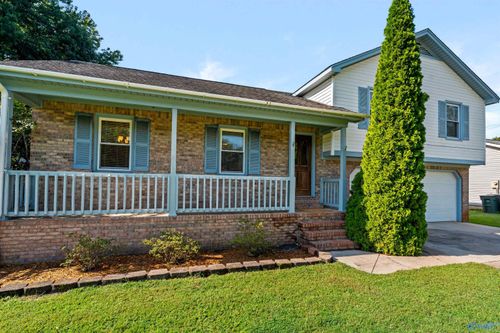111 Portal Ln, Madison, AL, 35758-1990 | Card Image