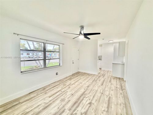 1942-1942 Ne 172nd St, North Miami Beach, FL, 33162-3104 | Card Image