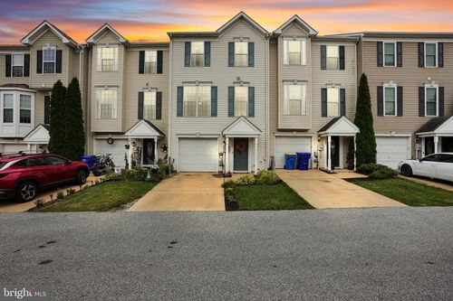 4084 Forest Hills Ct, DOVER, PA, 17315-3400 | Card Image
