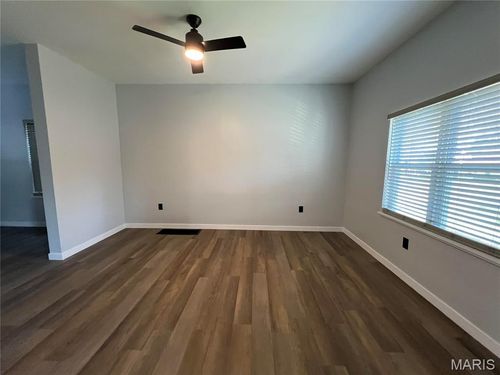 6749 Vernon Ave, University City, MO, 63130-2523 | Card Image