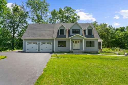 2 Sabrinas Ct, Norwich, CT, 06360-1678 | Card Image