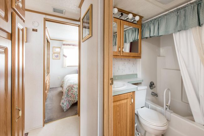 Full Bath, Main Floor | Image 15