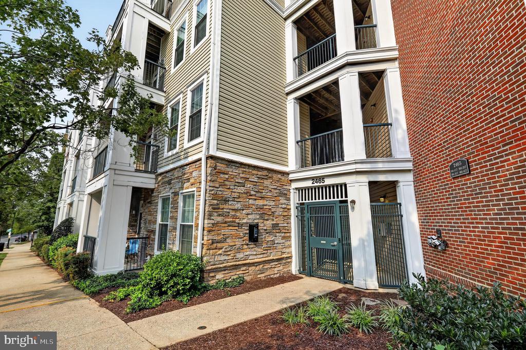 Residential in ARLINGTON