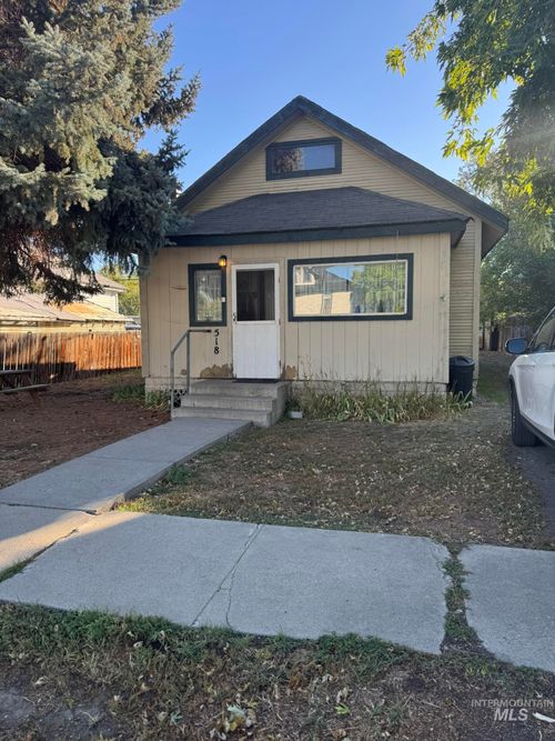 518 Montana St, Gooding, ID, 83330-1340 | Card Image