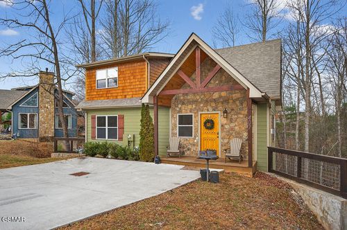 407 Potters Ridge Rd, Gatlinburg, TN, 37738-2000 | Card Image