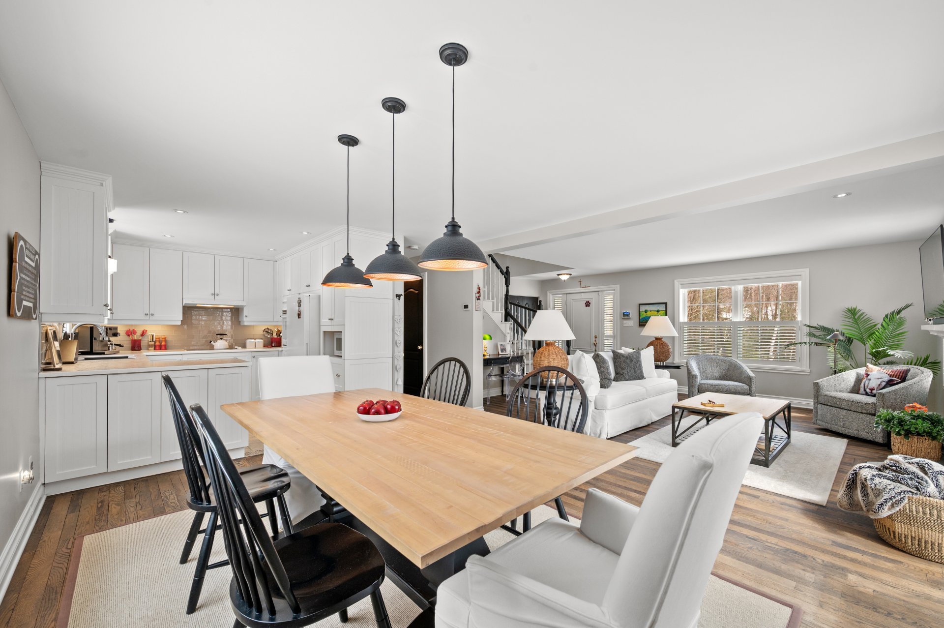 Residential in Sainte-Anne-des-Lacs 3