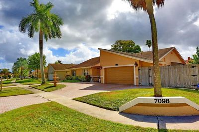 7098 Nw 49th St, House other with 4 bedrooms, 2 bathrooms and null parking in Lauderhill FL | Image 1