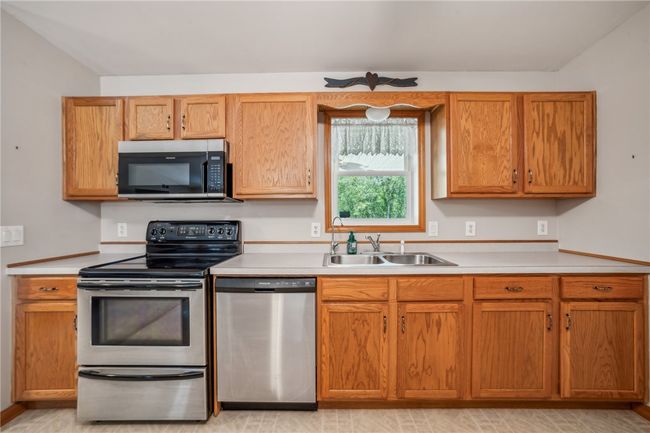 452 Upper Service Rd, House other with 3 bedrooms, 3 bathrooms and 8 parking in Hookstown PA | Image 26