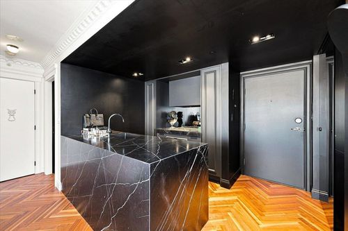 2503-198 Aquarius Mews, Vancouver, BC, V6Z2Y4 | Card Image