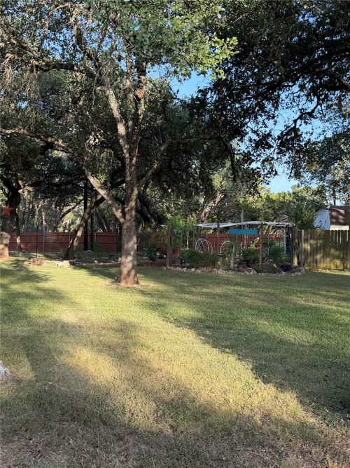 15 Presidio Rd, Wimberley, TX, 78676-3410 | Card Image