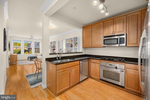 307-2101 N Monroe St, ARLINGTON, VA, 22207-3873 | Card Image