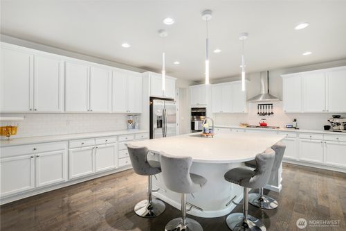 25714 207th Ave Se, Covington, WA, 98042-6192 | Card Image