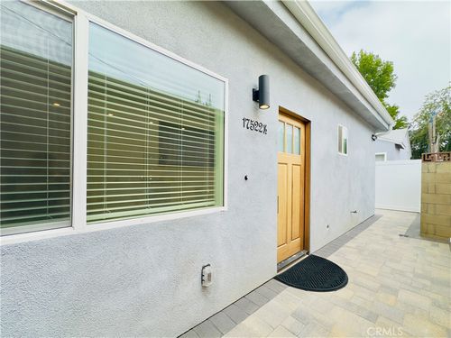 17522 Lemay St, Lake Balboa, CA, 91406-5355 | Card Image
